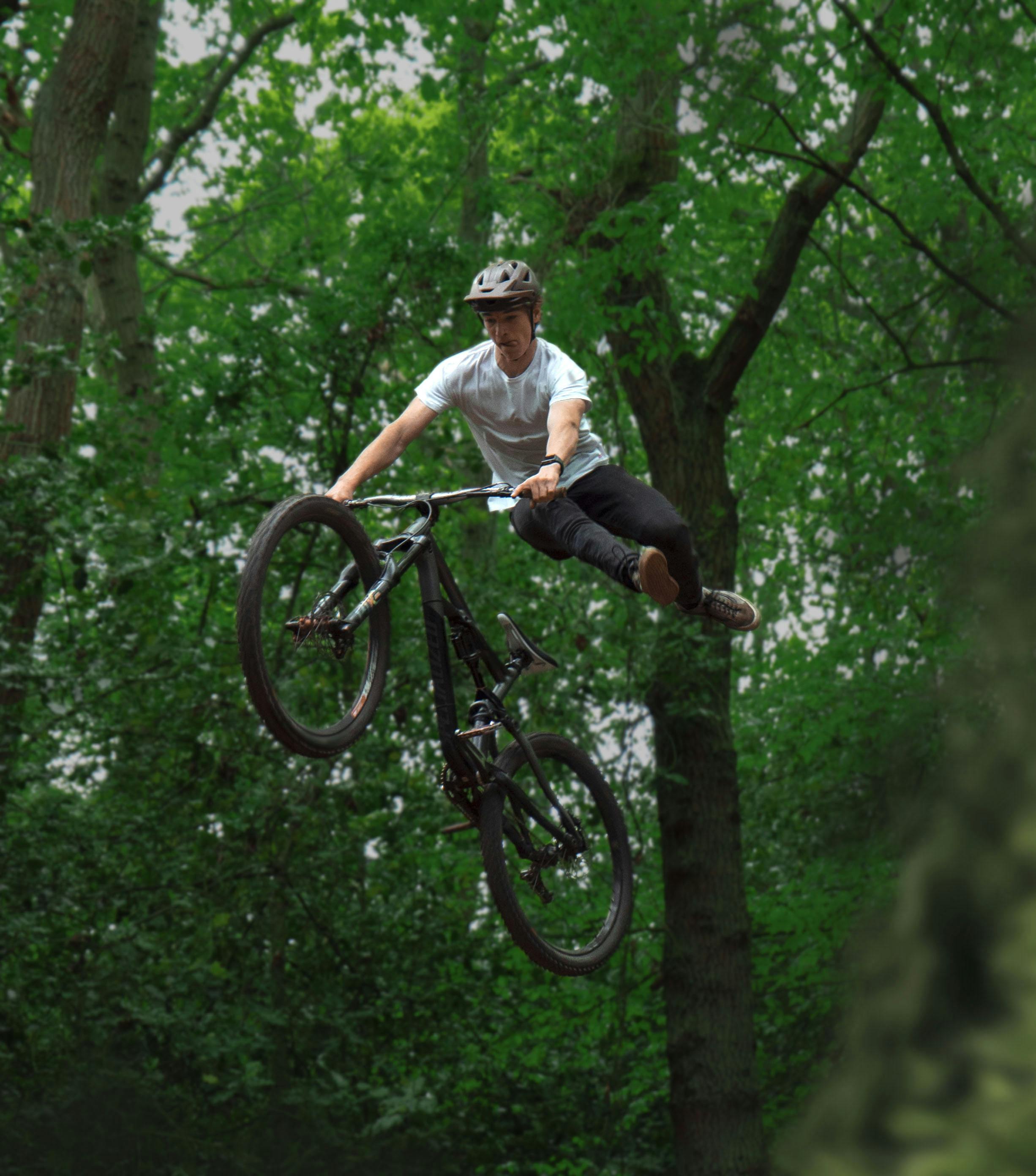 دراجة جبلية مخصصة بمقاس 26 و27 - مراجعة Mountain Biking Europe وسعره